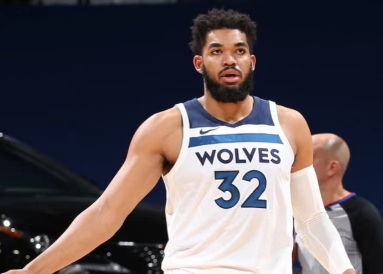 九游会平台关于穆古鲁扎连续十五场比赛得分超过爆冷,TL不断突破!上演精彩一战的信息